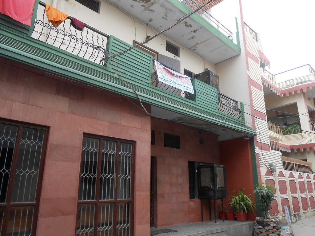 Gaurav Guest House Mathura Exterior foto